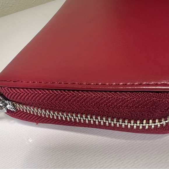 Women’s zippered wallet with silver trim. Cowskin leather. Like new - Picture 5 of 10